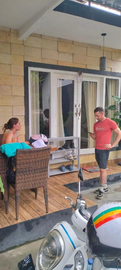 Tara Hostel Batununggul المظهر الخارجي الصورة