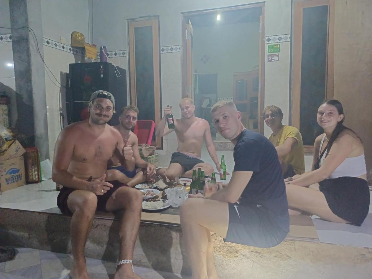 Tara Hostel Batununggul المظهر الخارجي الصورة